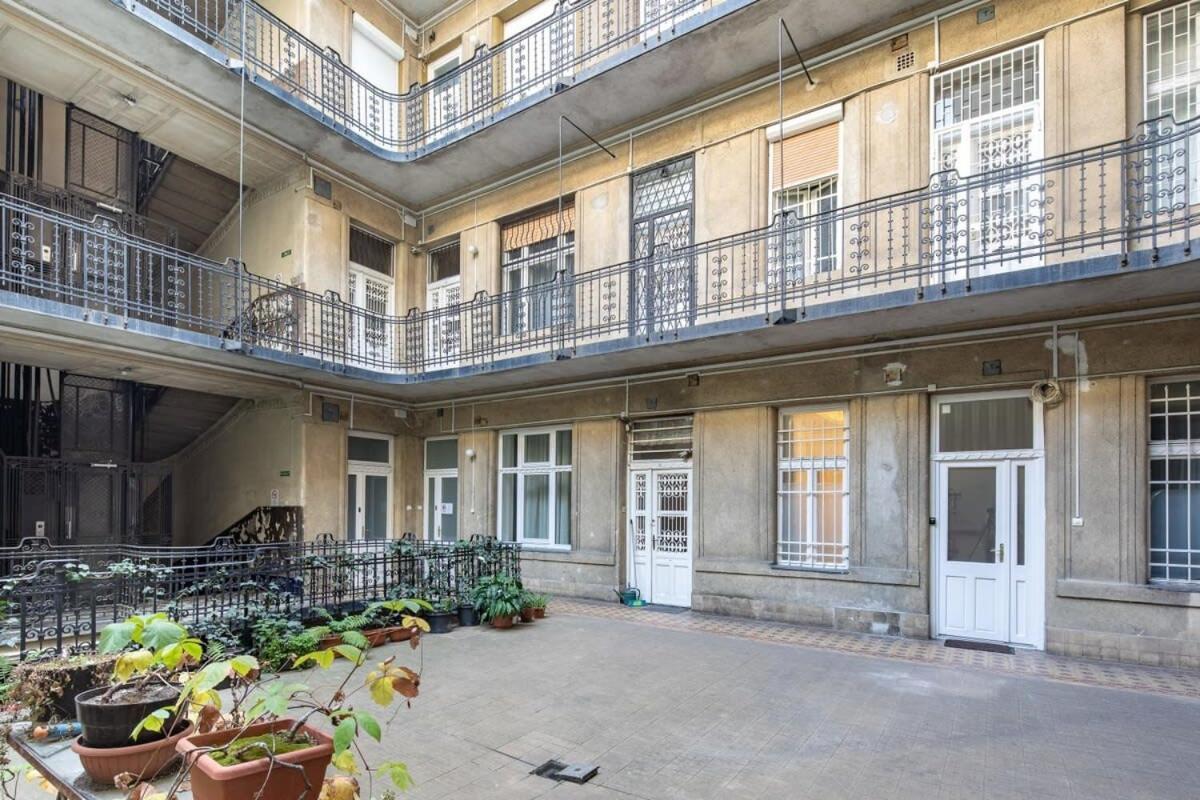 Central Room For Solo Traveller Budapest Exterior photo